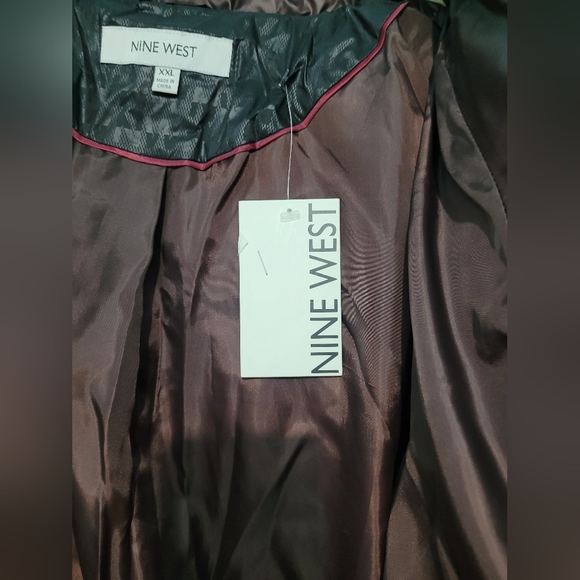 ⭐HOST PICK⭐NWT chocolate brown with gold hardware 2x puffer Jacket - Picture 6 of 16